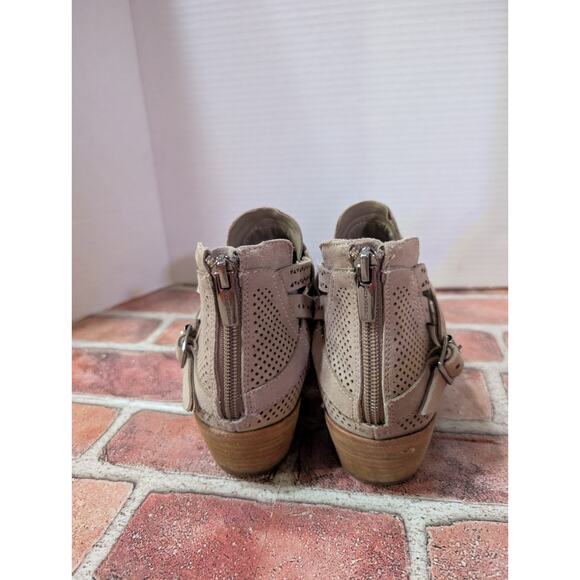 Vince Camuto Womens Leather Pranika Ankle Bootie Zip Buckle Closure Beige Sz 8 M - Picture 4 of 9